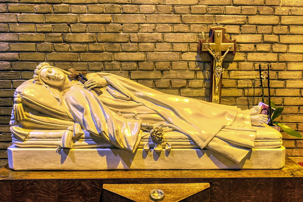 HDR Abbaye Basilique Koekelberg kerk eglise kerkfotografie religie religion bedevaart rooms katholiek kathedraal pelgrimage cathedrale klooster basiliek